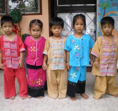 ชุดไทย เด็กนักเรียนโรงเรียนอนุบาลระพีพรรณ